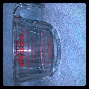 Pyrex 64oz measuring bowl